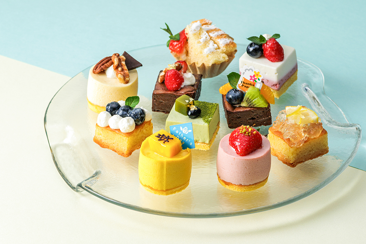 果物が主役の10種類のプチケーキ「父の日SWEETS BOX」