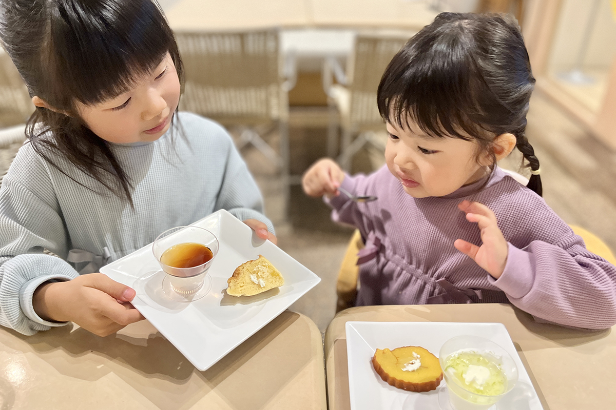 お子様も大喜び。シャンメリーや唐揚げ、かまぼこトミカなど