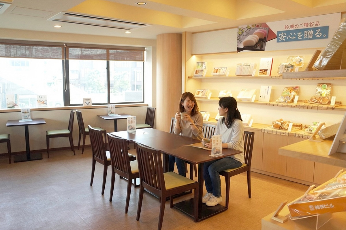 2.街歩きの休憩に。買い物の合間に。2F「ラウンジ(お休み処)」